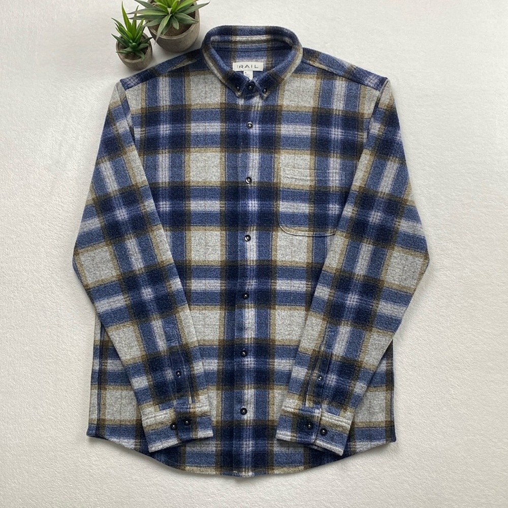 The Rail Holiday Plaid Boucle Nubby Textured Long Sleeve Button Down Shirt